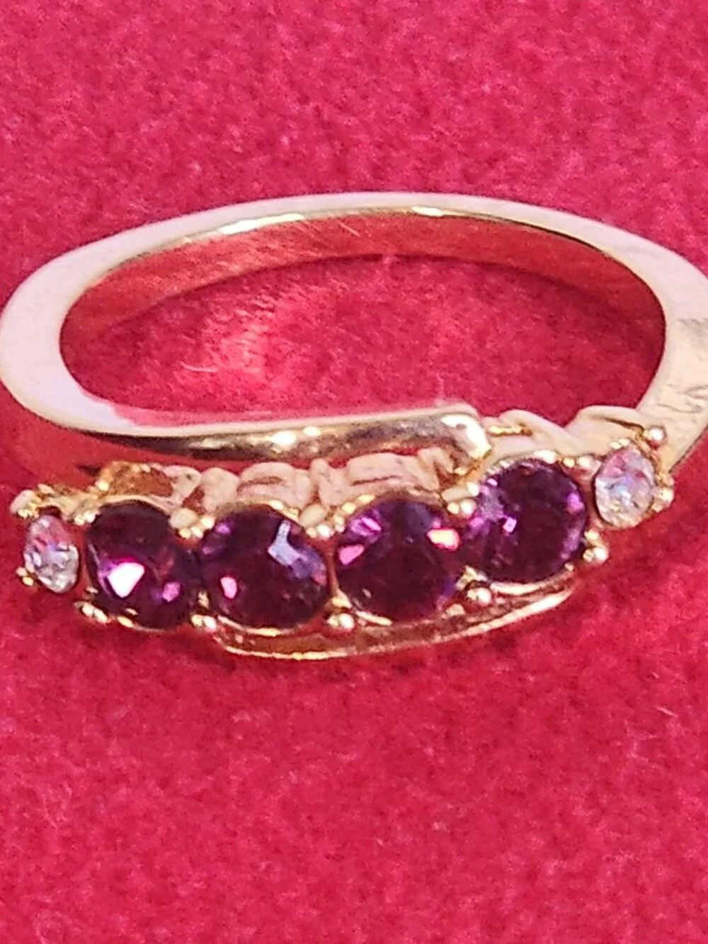 Avon Y2K Gold Tone Vintage Faux Purple Amethyst and Crystal Rhinestone Row Ring